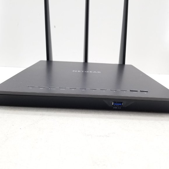 NETGEAR Nighthawk AC2300 Smart Wi-Fi Router (R7000P) - Picture 4 of 6